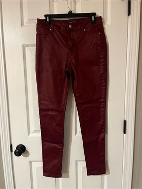 Versona Women's Burgundy Coated Skinny Jeans